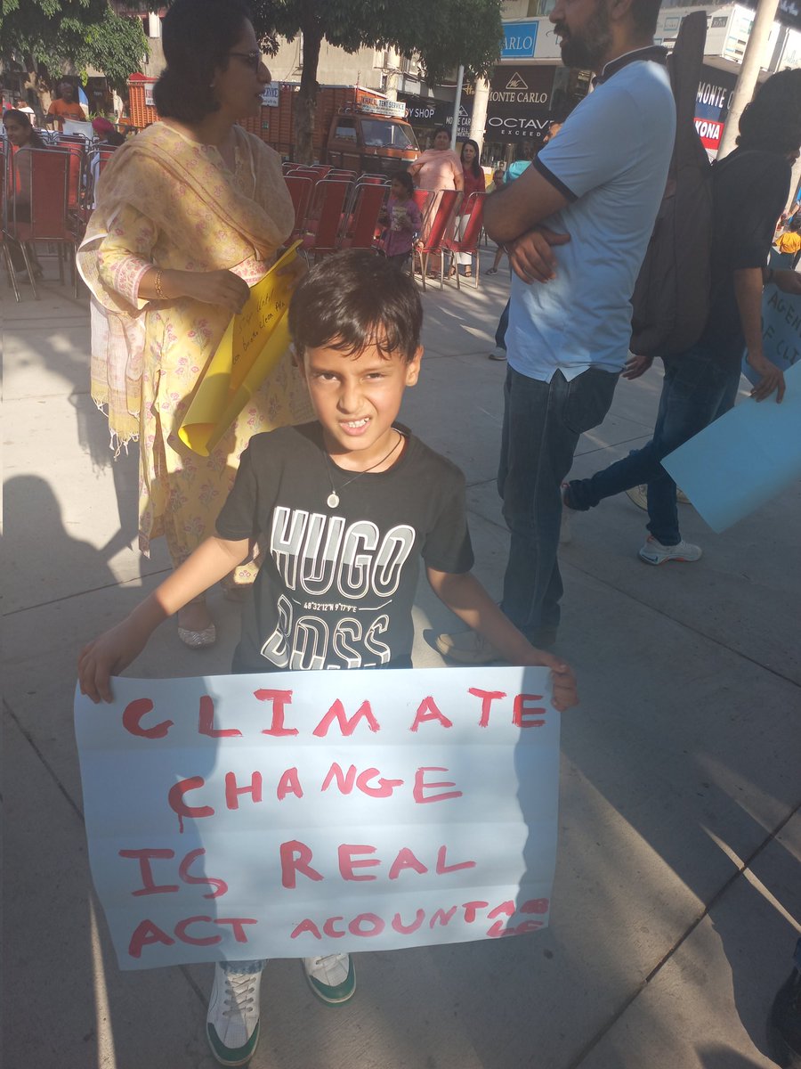 Vatrukh's tweet photo. We definitely  have to stand up for our children https://t.co/ECzCVIwvJM