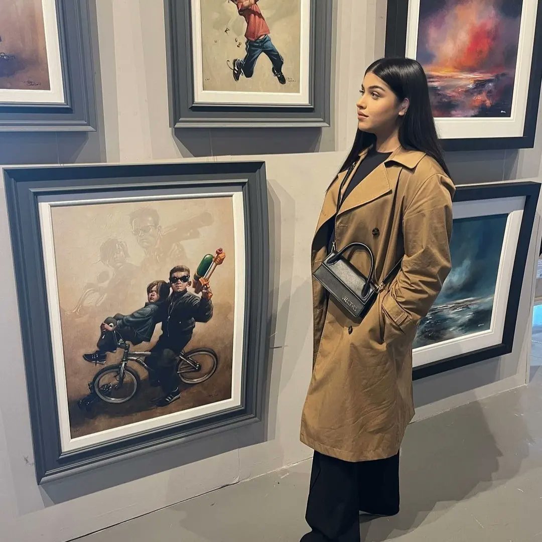 generation_art's tweet photo. Just what Saturdays are for.. spending time with the girls, going shopping, and, of course, Gallery visits! A friendly reminder that we are open 10am - 6pm today! π
#art #gallery #artgallery #gallerytrip #Manchester #girlsday #freethingstodomanchester #weekendvibes #weareopen https://t.co/bq7cLRdkku