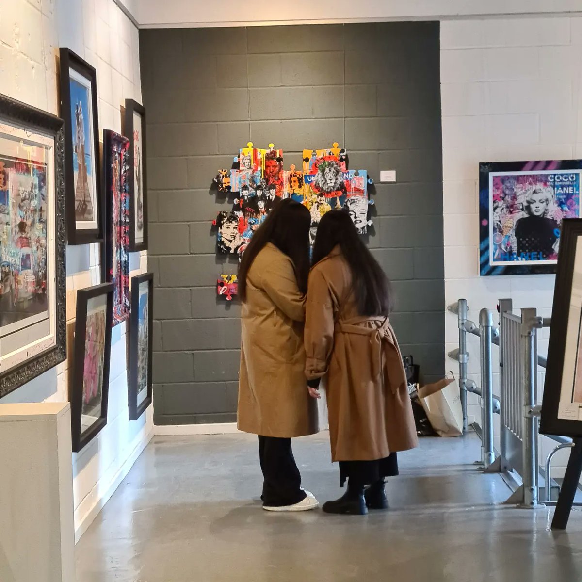 generation_art's tweet photo. Just what Saturdays are for.. spending time with the girls, going shopping, and, of course, Gallery visits! A friendly reminder that we are open 10am - 6pm today! π
#art #gallery #artgallery #gallerytrip #Manchester #girlsday #freethingstodomanchester #weekendvibes #weareopen https://t.co/bq7cLRdkku