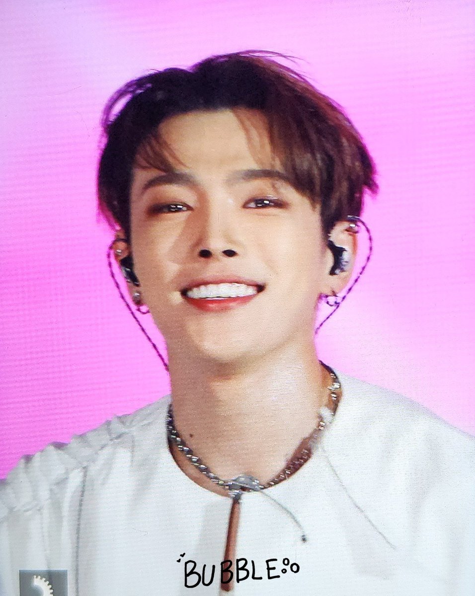 HONGFOLDER's tweet photo. Oh my God https://t.co/YlIwzPmcLS