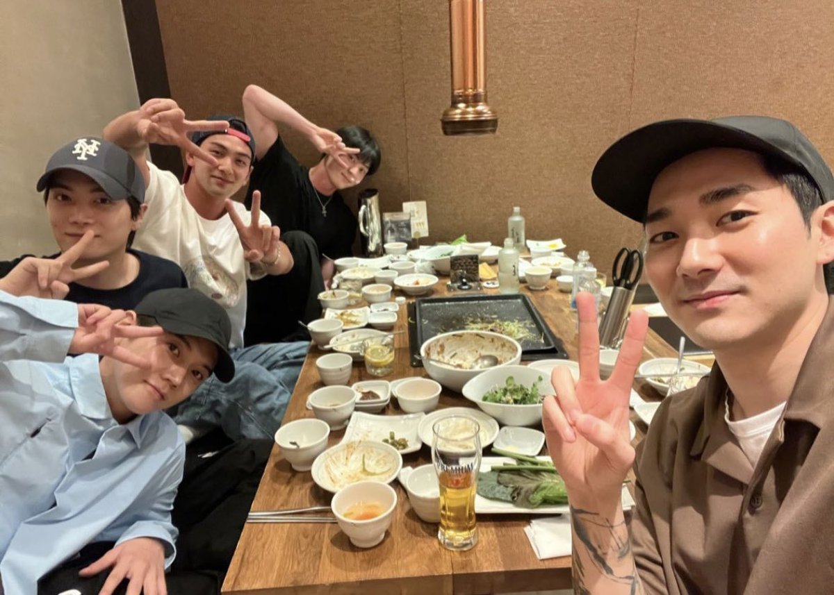 belovednuest's tweet photo. #뉴이스트 #NUEST @NUESTNEWS 🩷 https://t.co/UUhY2q3WJi