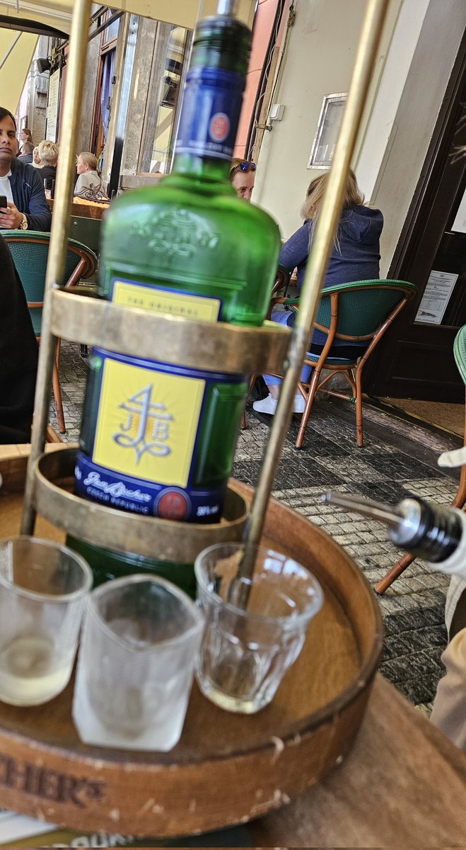 vicvTV's tweet image. Sabado views + pour it up! 
🇨🇿
#OldTownSquare