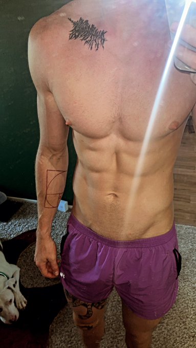 Watch Travis's leaked NSFW photo on TwXstars