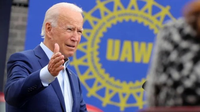 FeistyLibLady's tweet photo. Every single Republican running to be the party's nominee for president is against unions.

DeSantis blames the strike on Biden’s electric-vehicle incentives, calling the move a big threat to the auto industry and autoworkers. As usual DeSantis is wrong, 

Actually, it will help the automakers who will receive incentives for building EV so they need workers now.  The planet can't afford for  Americans to move forward in the automotive industry without changes.

Nikki Haley said she is proud to be a union buster. She thinks unions get emboldened and ask for things that companies have a tough time doing. 

Since when is asking for better salaries and benefits to live  being emboldened?

Tim Scott wants every union member on strike to be fired.  The UAW filed a labor complaint against Scott over his suggestion. 

Basically, Scott and his draconian mindset asks the question how dare people strike for better salaries and benefits in America?

Christie thinks Biden is dictating company polices by being pro-union.  

So supporting better wages has become dictating policy?

Pence thinks decisions about wages should be made by company shareholders without government mandates or pressure. 

Is Pence so dumb he actually believes that will happen?  

Ramaswamy thinks it is Biden fault that the cost of living wages has not risen for the autoworkers.  

He is just a dumba$$ if he thinks the Big Three Automakers care at all.

And last but not least is Trump who lies so much it is hard to know what he thinks. 

Who cares anyway?  He will be in jail.

If any GOP candidate was into truth they would say the truth, AUW workers are primarily demanding higher wages and an end to a tiered wage system — issues that are unrelated to the clean-energy transition policies put forth by President Biden.

Don't forget some of the high management at the Big Three Automakers are making 300 times what the average workers are making.

That is just immoral.
#StopGOPLies
#UnionStrong 
#FreshResists