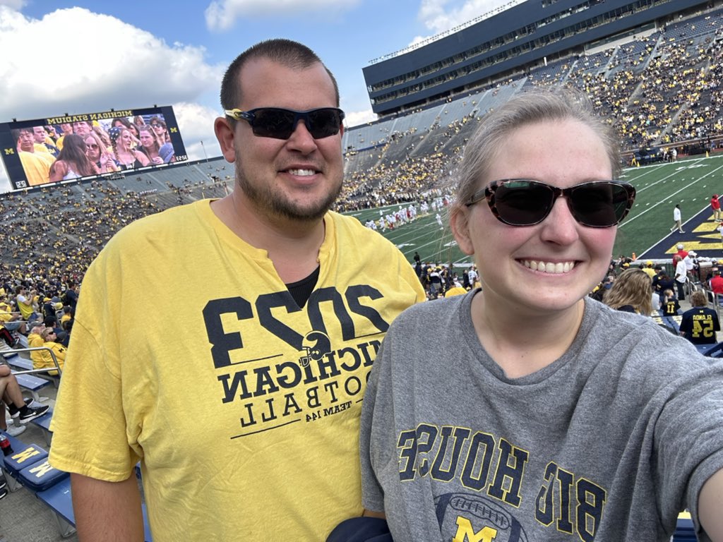 nicholebeth27's tweet photo. #BigHouseLive https://t.co/em7vSRPk2Q