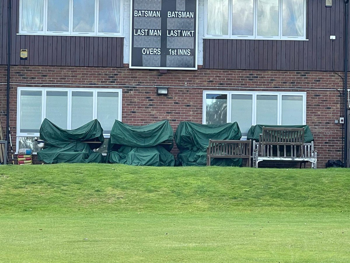 HornseyClub's tweet photo. Thanks to all that helped put our ground to bed for the winter !! #HornseyFamily https://t.co/RwGkYHgcFM