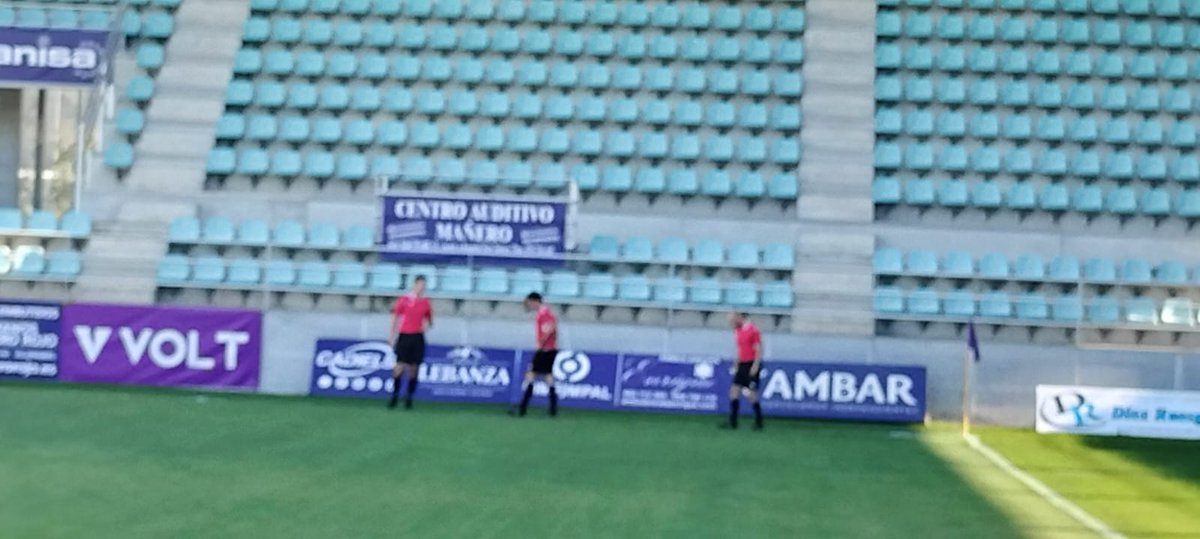 LigaRFEFAstorga's tweet photo. A 2️⃣5️⃣ minutos para el inicio del la 0️⃣ 3️⃣ jornada de @LigasRfef en #LaBalastera, ya tenemos las alineaciones confirmadas y ya calienta sobre el césped 

@PalenciaCristo *️⃣

@AtleticoAstorga *️⃣

Patrocinado por @ElKioscodeMarce https://t.co/nV0WperUaf