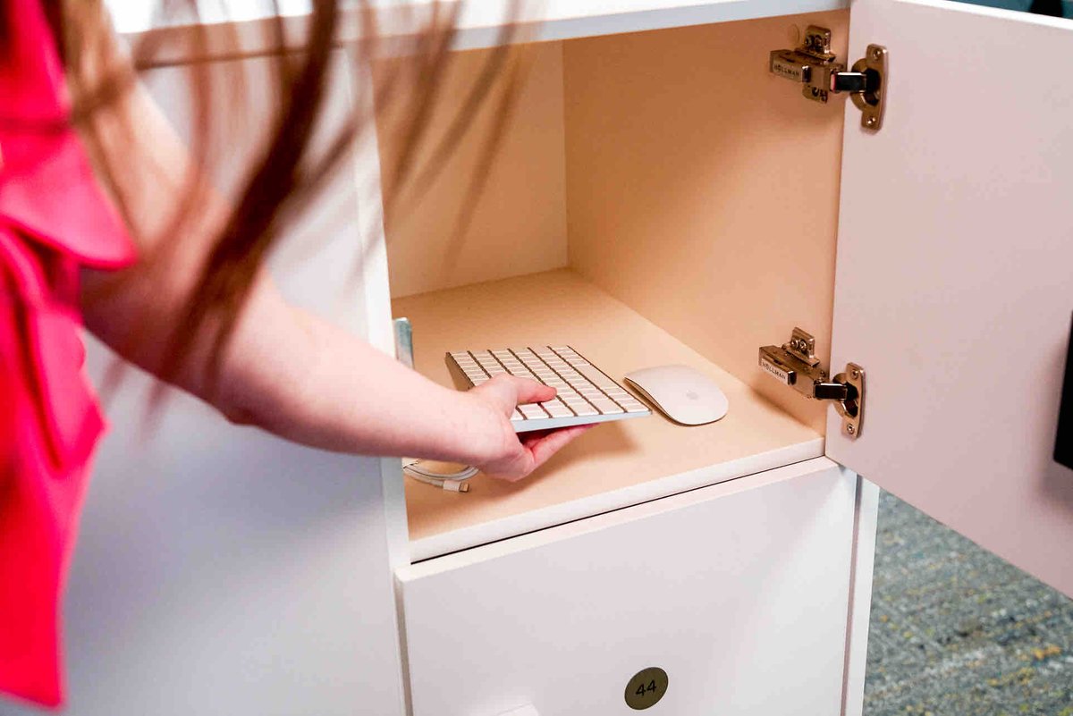 If you require any help with your booking, feel free to message us at the Hot Desk or visit us at the front desk! We are confident in our ability to assist you and would be delighted to do so!

#makersgym #madetocreate #helpdesk