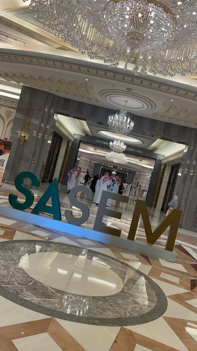 Dr_Kalmulhim's tweet image. المميز في مؤتمر @sasem2023 #SASEM2023 هذه السنة تزامنه مع #اليوم_الوطني_93_السعودي حيث لم ننسى الاحتفال والمشاركة على طريقتنا الخاصة ما بين المحاظرات والندوات 
 
والحمدلله على نعمة الوطن 🇸🇦🇸🇦🇸🇦