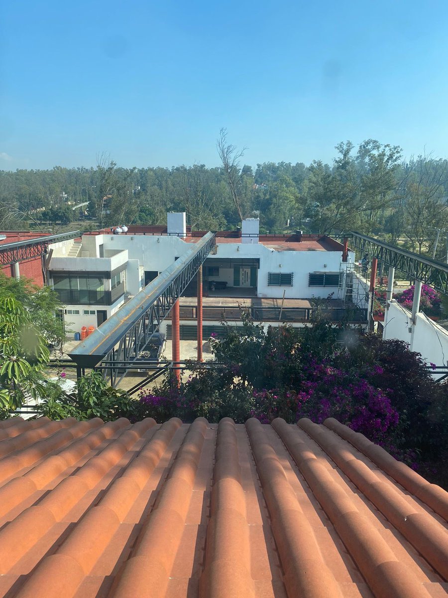 NeoliberalFR's tweet image. Hago un llamado a la presidenta municipal de @CuautitlanMX @KarlaFiesco 

construcción ilegal , funcionan como oficinas y ahora hasta bodega en fraccionamiento bosques del lago