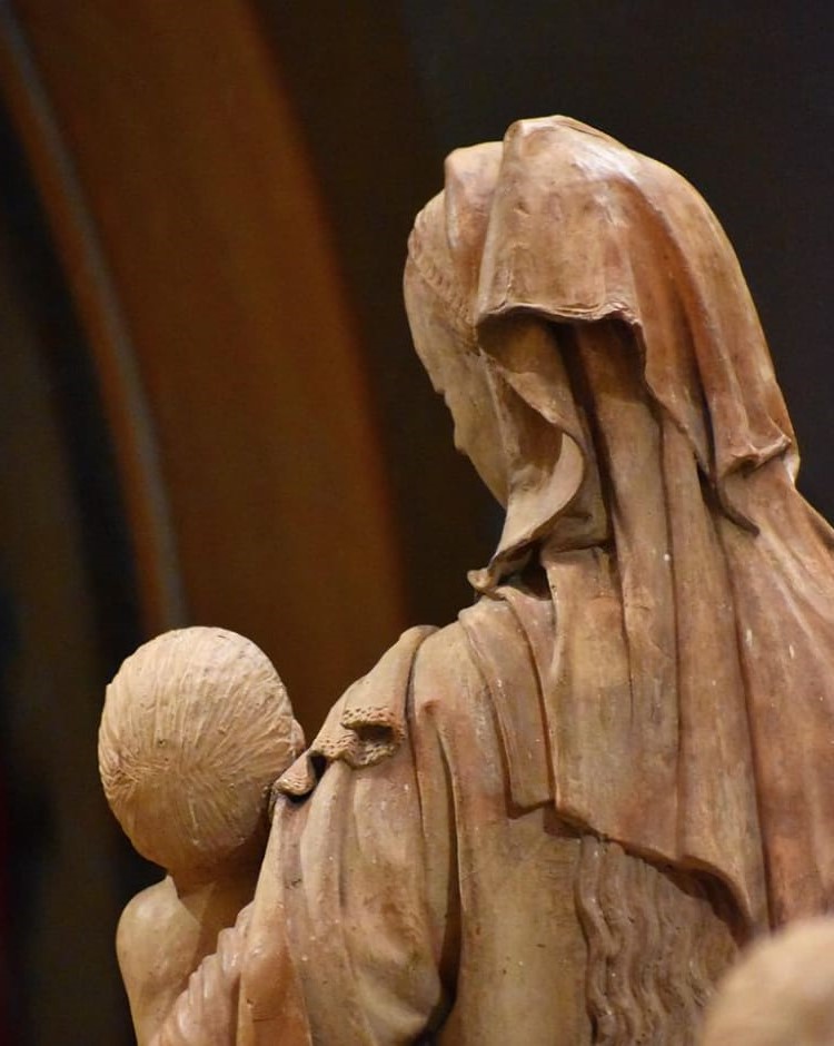 Decidme que no existe la magia y yo os demostraré que estáis equivocados.
Decidme que sois muy mayores para creer en hechizos, en dragones o en los cuentos, y yo os llevaré a uno de ellos. 
Decidme que ya no creéis en las hadas y yo os presentaré a una.
¿Me seguís?
Dentro HILO🧵