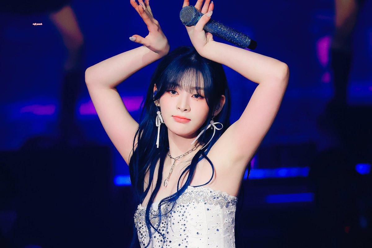 soft peach tweet media