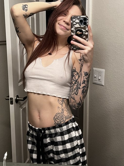 Good morning! Say it back or ima be a sad bitch today https://t.co/SvCETE7ymW
