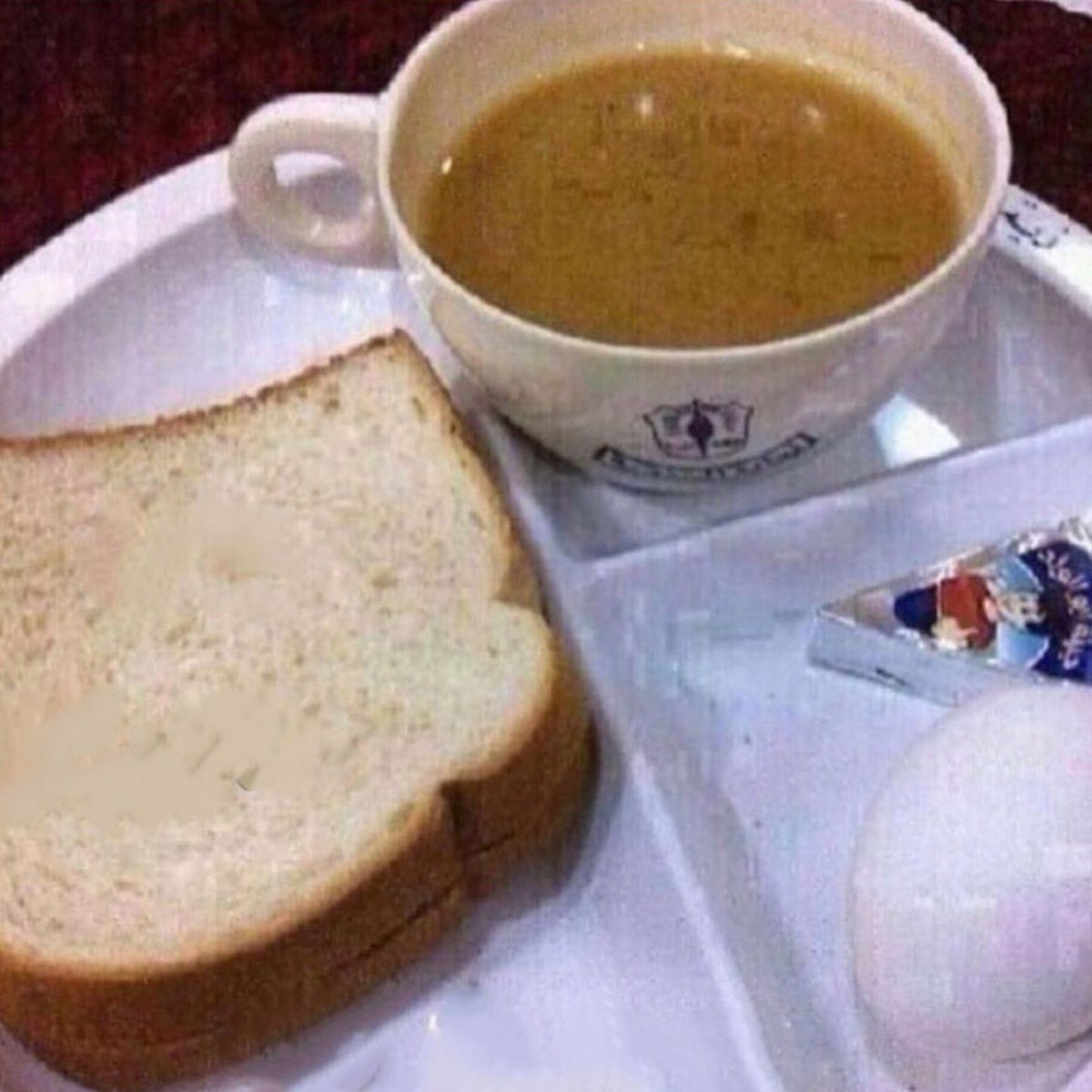 Mstahlekq8's tweet photo. شربت الذ شوربة عدس بالروضه 

اخذت احلى دفاتر عليهم صور ابونا جابر 

رحت لأحلى شاليهات فيلجا بالعباره السريعه 

كنت اروح المدينة الترفيهية كل  أربعاء 

سافرت على اجمل خطوط وهي الطائر الأزرق 

لا يمكن اني أتقبل اللي قاعد يصير بديرتي 

واللي مايحارب الفساد لا يستحق المواطنة https://t.co/Aa7BQEqMW6