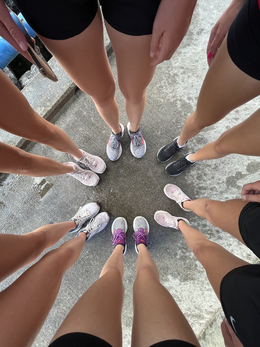 Lizzys1206's tweet photo. Today I ran the 39th Annual Monroe Jefferson Cross Country Invitational at Sterling State Park. Running for DC Varsity and coming 24th overall for D2 and 7th for DCXC. DC Varsity came 1st out of 8 teams in D2. #RunDCXC @DivineChildAthl https://t.co/hh5NSnDiVV