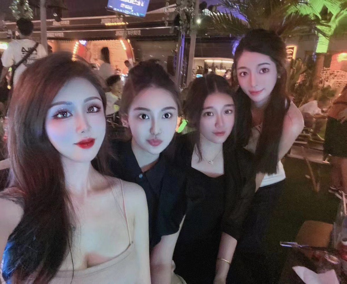 sunyuqiang2's tweet photo. 年轻人的夜晚就要嗨起来！😘😘😘Young people's night is about to get high! https://t.co/Bu3yrsLXKk