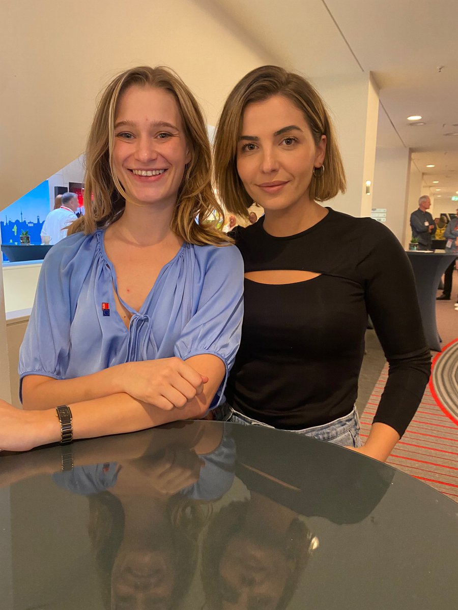 Ich freue mich so sehr, dass meine Co-Vorsitzende
des Fachausschuss Internationales, dem größten und aktivsten Basisgremium zu internationaler Politik in der SPD bundesweit, unsere Huckepack-Kandidatin ist! Herzlichen Glückwunsch liebe Hannah 🍀