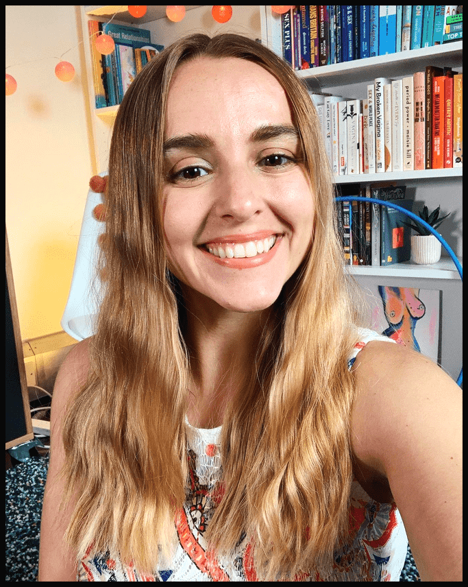 ytbios's tweet photo. Hannah Witton: Youtuber, A Story Unveiled, Secrets Exposed! #HannahWitton https://t.co/ofdz7q4Ygn