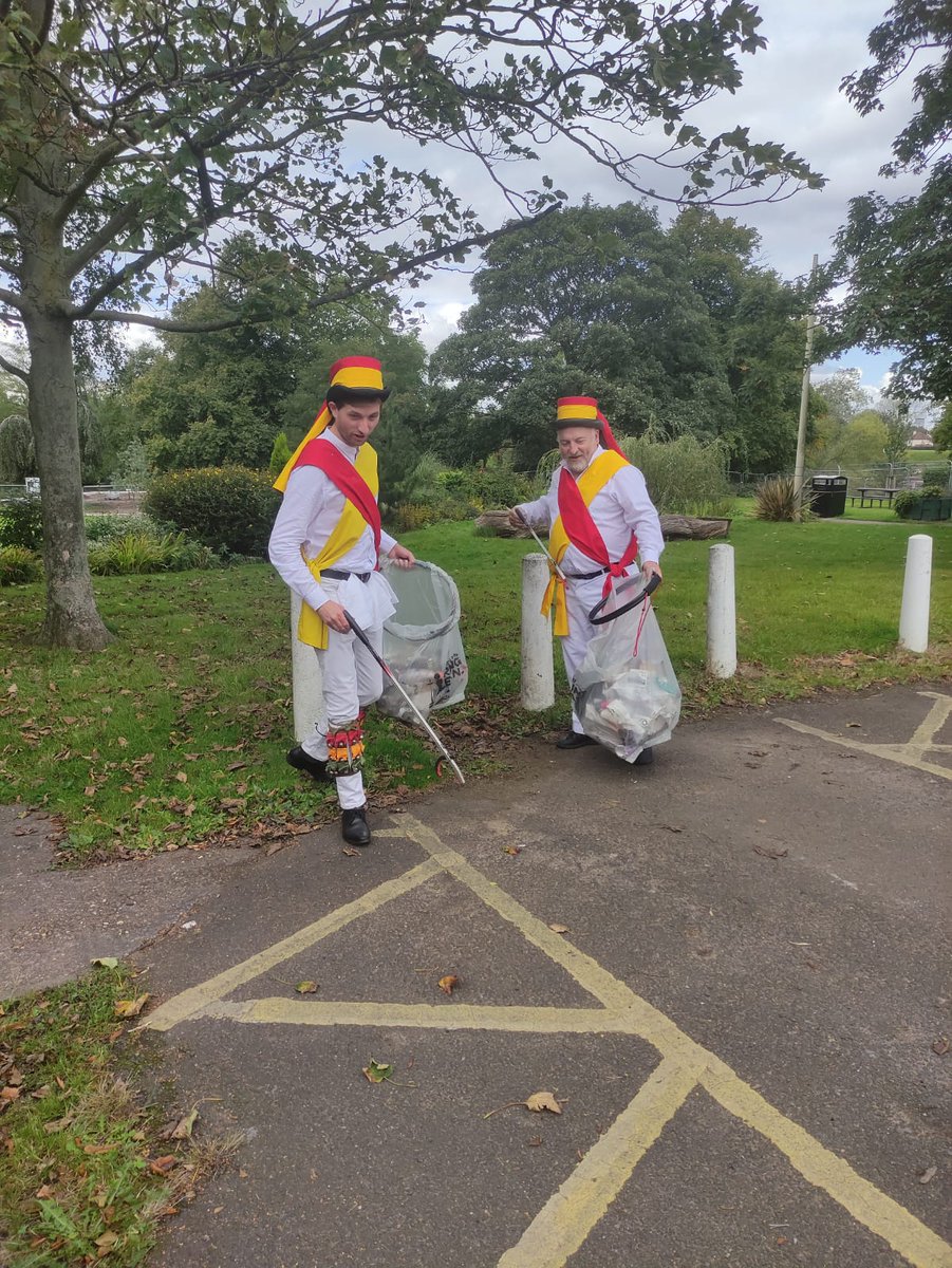 Green Oak Morris Men (@greenoakmorris) on Twitter photo Jamie and Ady had a fun morning litter picking in kit and chatting to people in <a href="/SandallPark/">Sandall Park</a> - something a bit different to raise awareness about Doncaster's only morris dancing group! Jamie and Ady had a fun morning litter picking in kit and chatting to people in <a href="/SandallPark/">Sandall Park</a> - something a bit different to raise awareness about Doncaster's only morris dancing group!