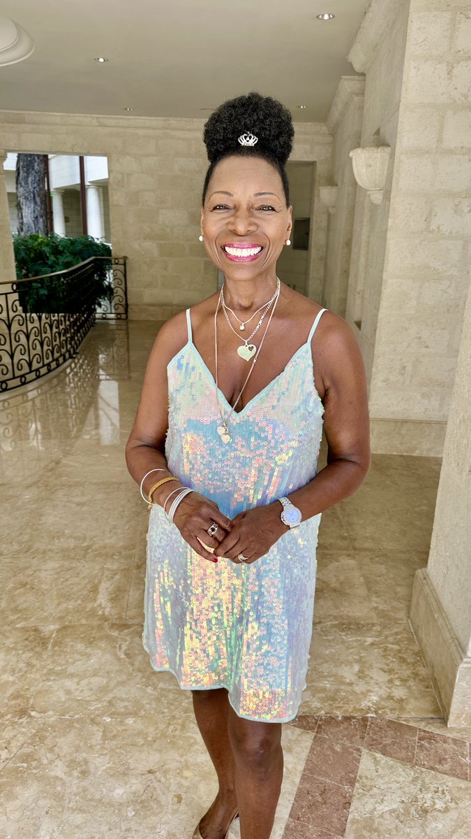 FloellaBenjamin tweet picture