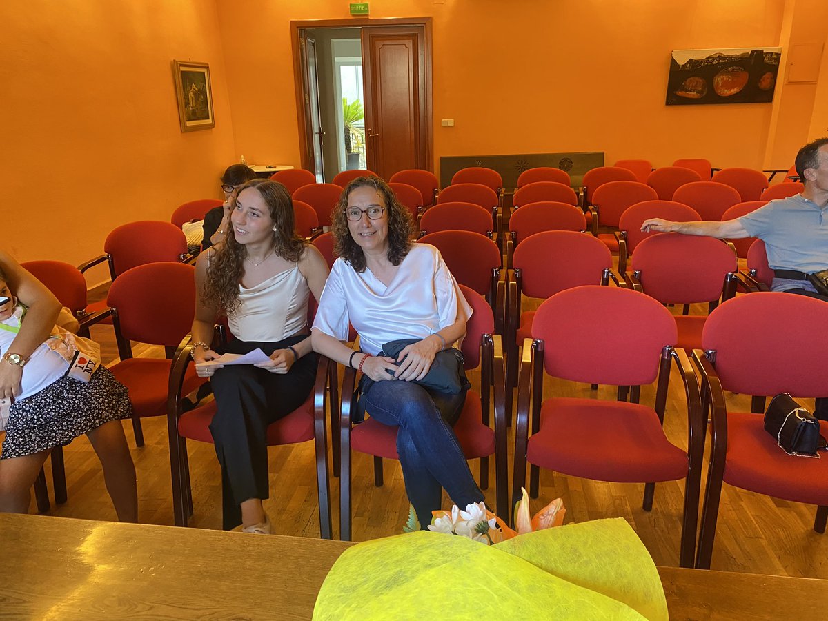 lluisguino's tweet photo. N’Aina Fernández González, nedadora de #Besalú, pregonera de la #FestaMajorBesalú 2023 #SantPrim. Ha participat als Mundials de Natació aquest estiu i l’objectiu és participar als propers JJOO. Sort i èxits Aina! @Aj_Besalu https://t.co/UCMvjKJOty
