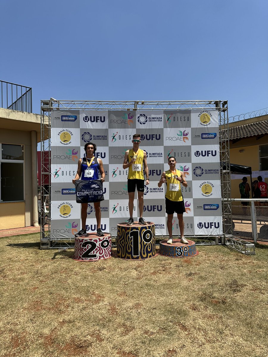 arq_ufu's tweet photo. @AAAMonetaria @aaaeufu @fisioufu @aaaeducaufu @AAgrariasufu @odontoufu 1500 METROS RASOS MASCULINO

🥇@aaaeufu 
🥈@aaacompufu 
🥉@aaaeufu https://t.co/H9K5Eu4q03