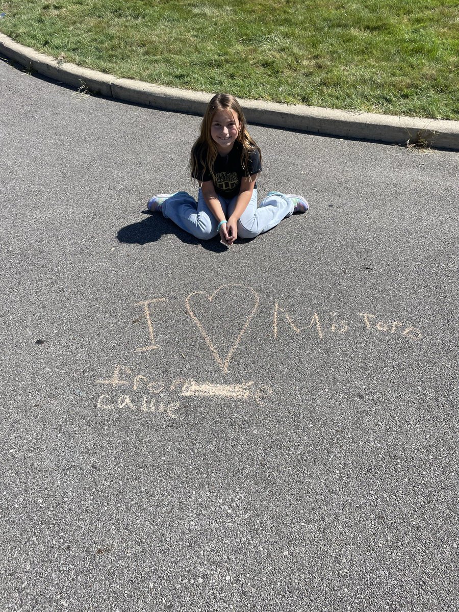 Angela Toro (@misstorowcs) on Twitter photo This little cutie wrote me a sweet message at recess yesterday 🧡 #startwithhelloweek
<a href="/warrenschools/">Warren City Schools</a> #LincolnPrideWCS This little cutie wrote me a sweet message at recess yesterday 🧡 #startwithhelloweek
<a href="/warrenschools/">Warren City Schools</a> #LincolnPrideWCS