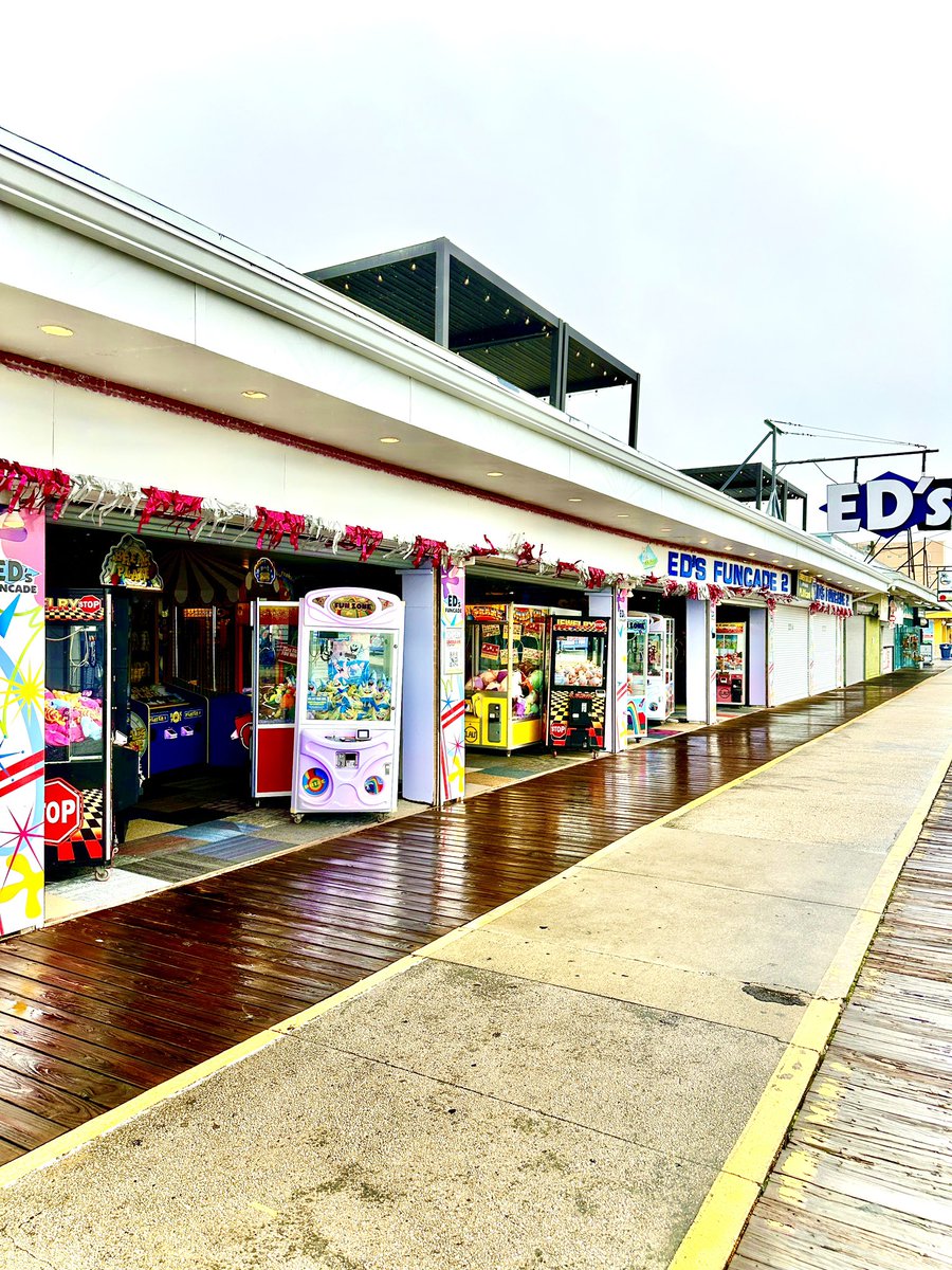 edsfuncade's tweet image. Both Lincoln Avenue location and our 23rd Ave. location are open all weekend long, join us for rainy day fun!