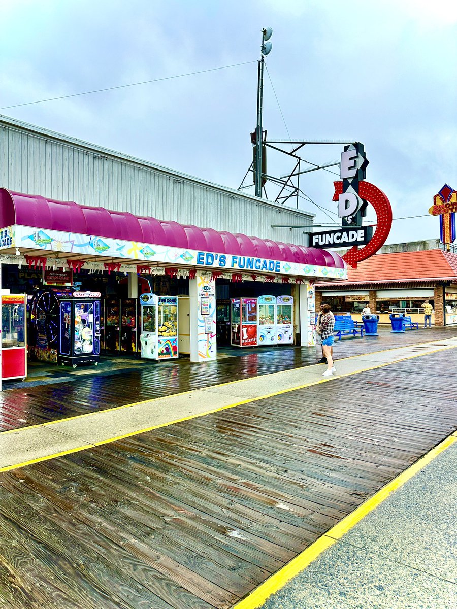 edsfuncade's tweet image. Both Lincoln Avenue location and our 23rd Ave. location are open all weekend long, join us for rainy day fun!