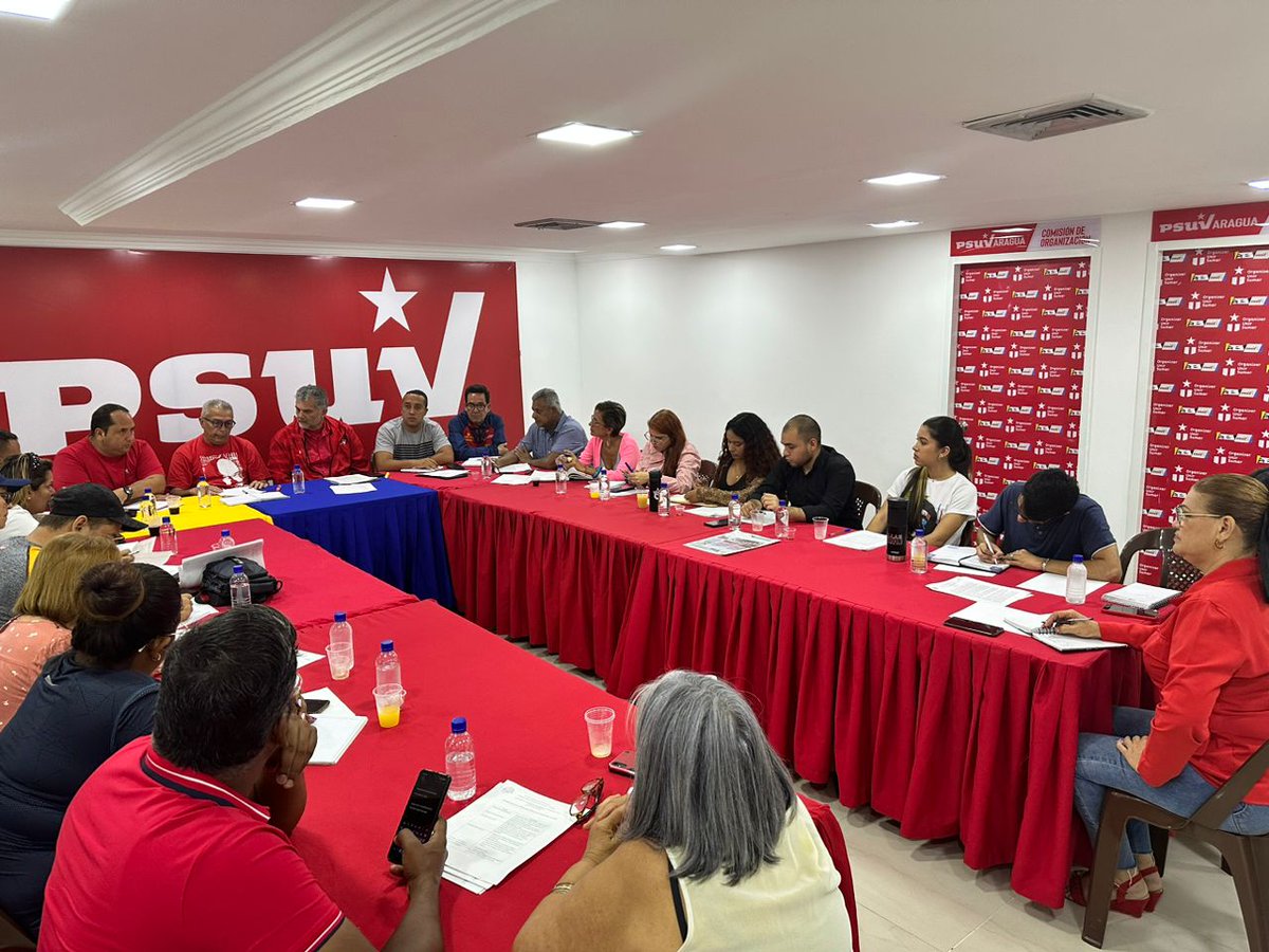 FidelidadACuba's tweet photo. #GarantíaDePaz Desde la Ciudad de Maracay, #AraguaNov23 Cuna de la Revolución y Capital Mundial de la Solidaridad, en perfecta sinergia con el Comité Organizador del XII Encuentro Nacional de Solidaridad mutua Venezuela Cuba. @Soykarinacarpio @PartidoPSUV @PsuvAragua_ofic @ISB_VE https://t.co/O8AMTprloz