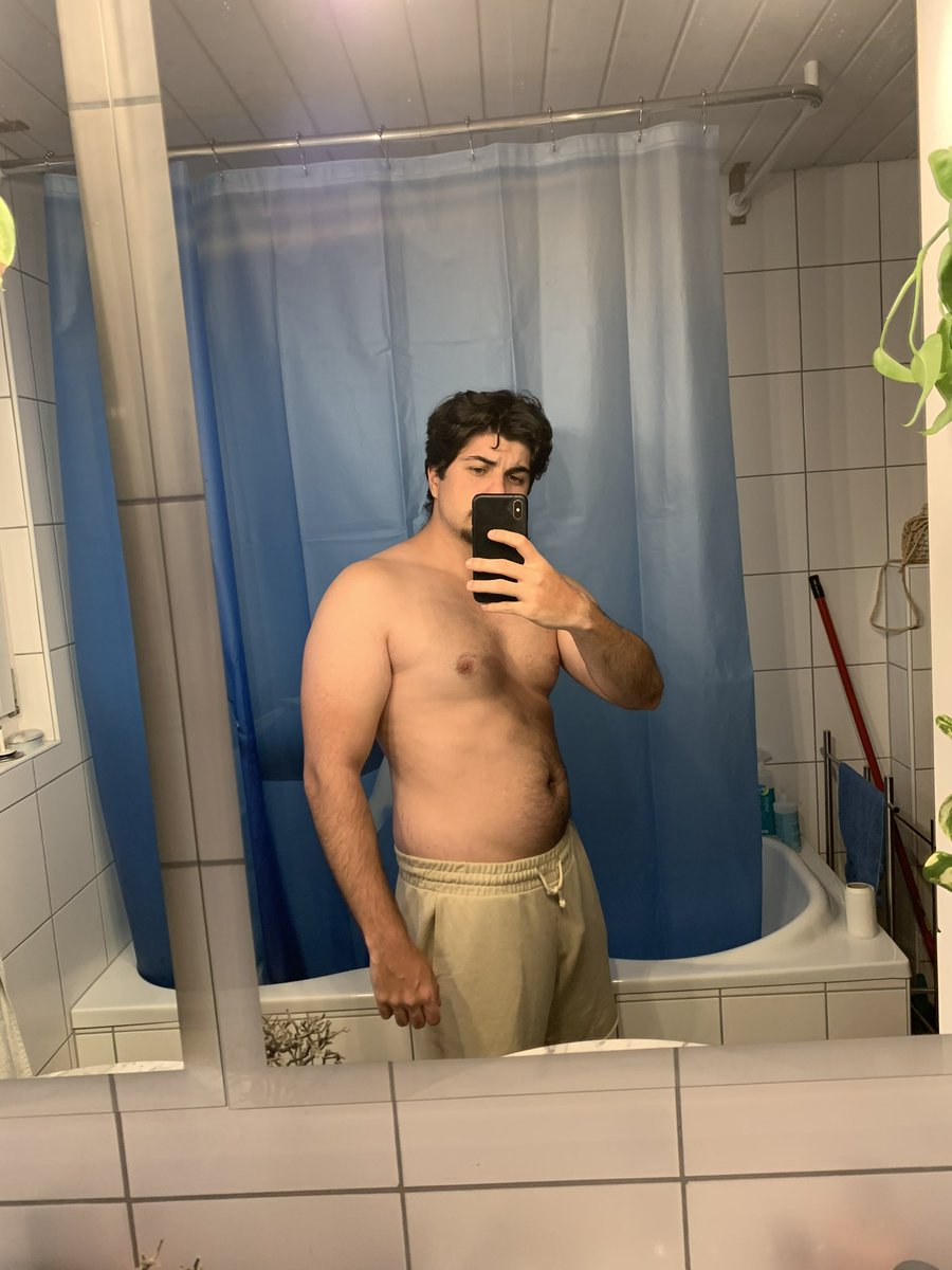 Pascal_NebenAn's tweet photo. Für alle die sich gefragt haben, warum ich verschwunden bin. 

Ich hatte einiges zu bekämpfen!
Darunter nicht nur meine körperliche Unzufriedenheit, sondern auch meine psychischen Probleme aus der Zeit. https://t.co/xml4rA897i