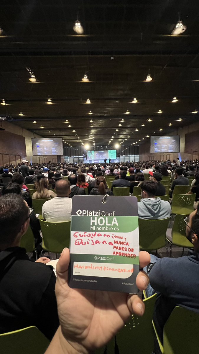 MktQuijano's tweet image. Vinimos a nunca para de aprender y actualizar en todo las #tendencias de #inteligenciartificial de @platzi  de @freddyvega #PlatziConf