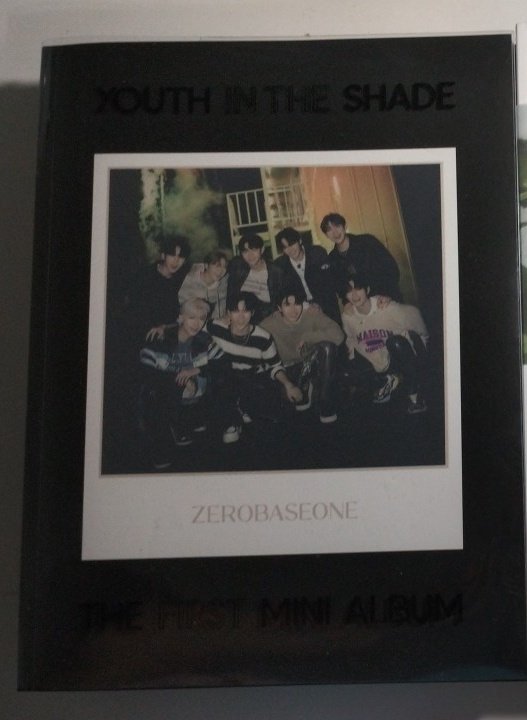 O113hs's tweet photo. HELP RT / LIKE ZEROSE INA 
‼️GIVEAWAY ALERT‼️BY @O113hs

hi karena ak lagi seneng banget banget banget hari ini, aku mau giveaway album only zb1 youth ver, rules dibawah ini 🫶

✿ ZEROSE INA ONLY
✿ follow akun aku
✿ help rt n like 
✿ wish for zb1 💢

anw kita moots yuk! https://t.co/DccnzNczDU