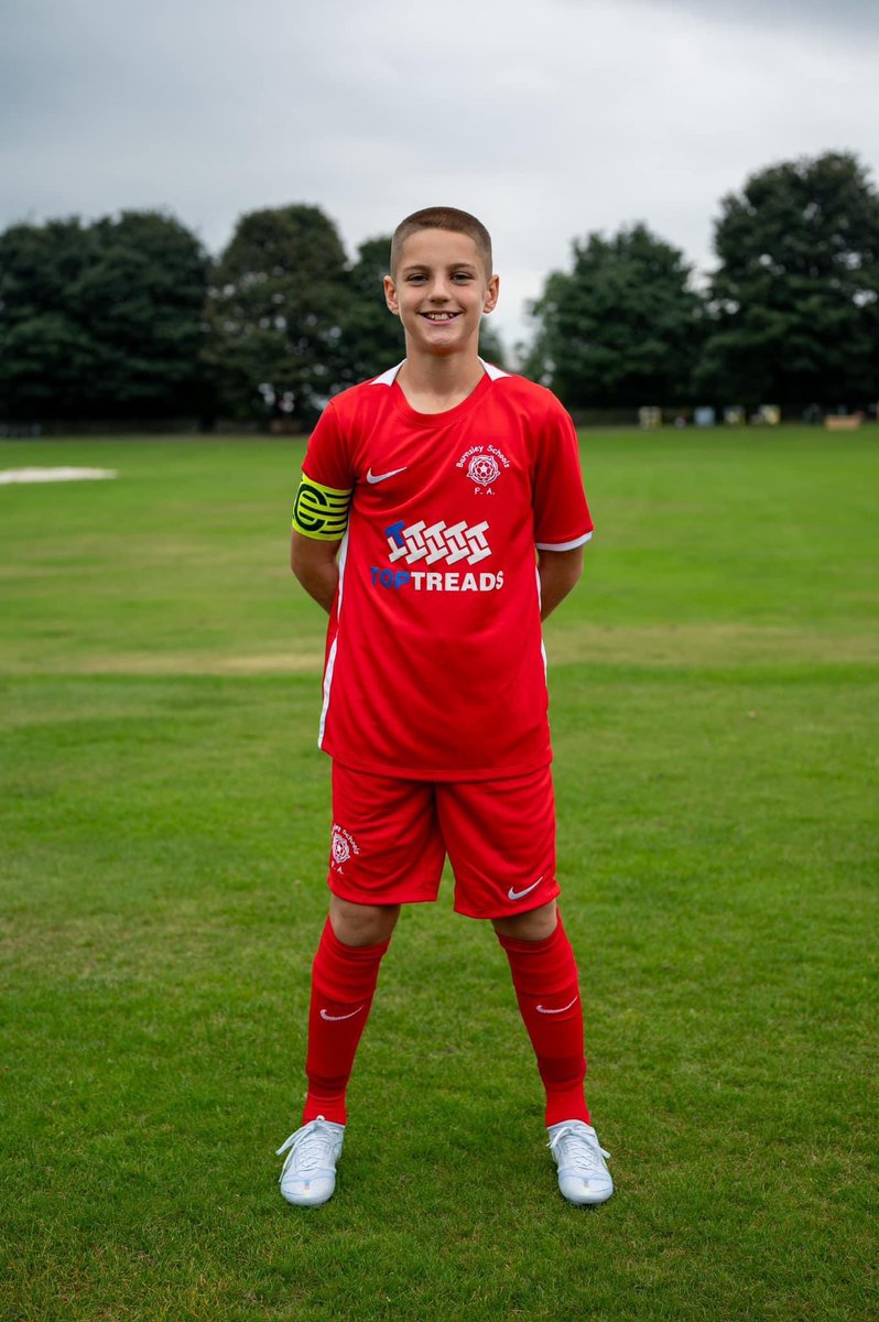 OACarlton's tweet photo. Mr Taylor was thrilled to be contacted by @MomentousFootb1 head coach @Whitehead1Jimmy to announce that 4 #OACa Y7s made the Barnsley School Boys squad this year. Congratulations on your first league win against Bradford Boys, Lucas, Theo, Oliver and Tommy. 💜💜💜 #Proud @OAC_PE https://t.co/sPNNIll7dJ