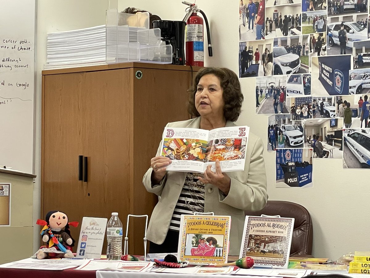 Thank you <a href="/SanBenitoCISD/">San Benito CISD</a> for the invitation to your bilingual conference! #bilingualbooks
