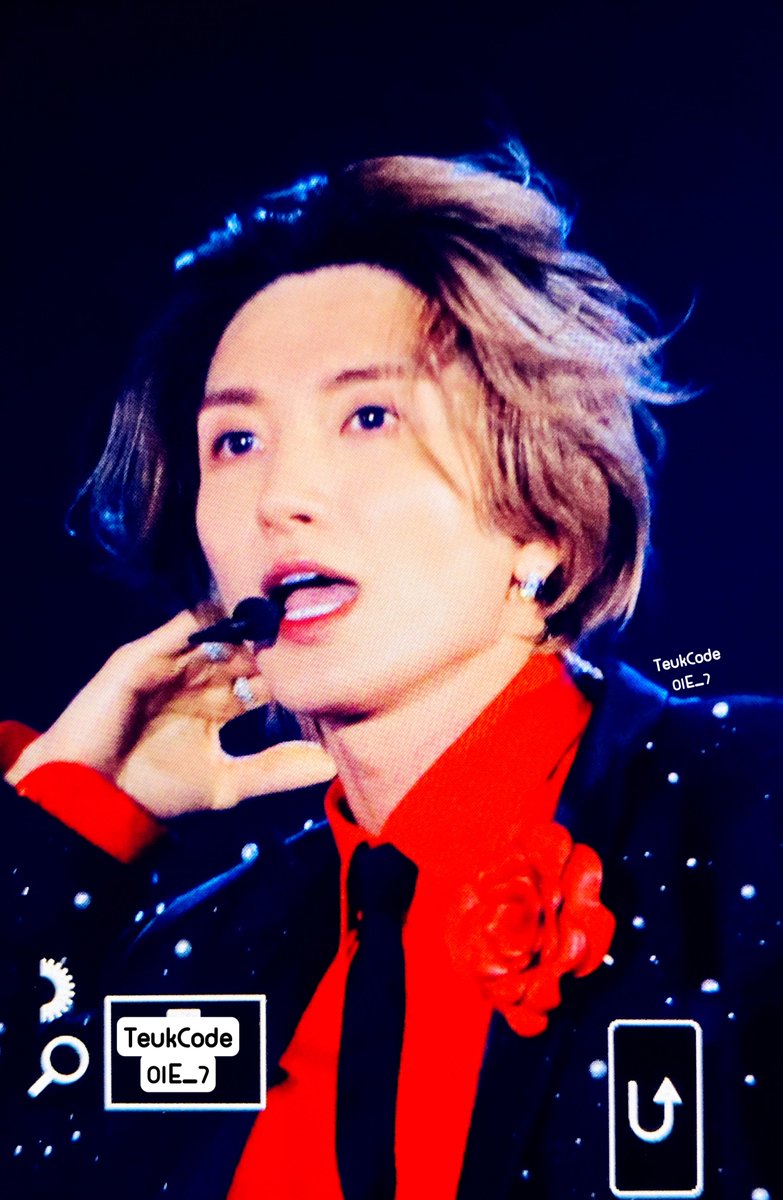 teukcode01E_7's tweet photo. That hair, so wild, so charming… Leeteuk is a heart stealer
快被長髮撩撥到瘋掉了❤️🥹
#이특 #leeteuk #superjunior #슈퍼주니어 #イトゥク #利特 #teukcode01e_7
#SMCU_PALACE
#SUPERJUNIOR_SMCU_LIVE #jakarta https://t.co/KgsScCcQgl