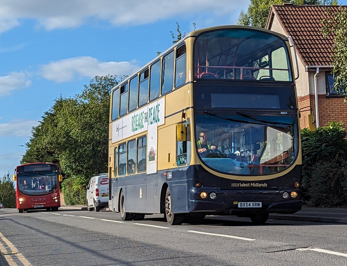 DownOnTheStour's tweet photo. Nice few hours looking at all the buses at Park Lane Garage. 👏
 
Thanks to the chap made a decent suggestion to snap the buses as they left as they were huddled together on site 📸

#DOTS #busphotography #bustwitter #trident #metrobus #volvowright https://t.co/xigpOKnCb5