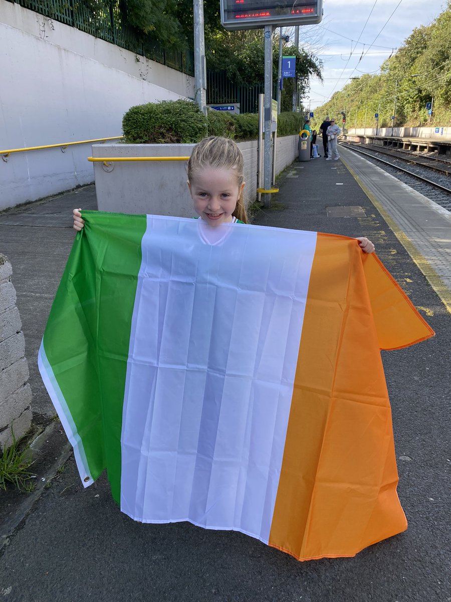 Joesbiatch's tweet photo. First Game for our girl and she loved it! She told me she’s now a “supporter” of the girls in green💚🤍🧡 @JoeC_official 

#COYGIG #OUTBELIEVE #KaceyCarroll https://t.co/HoQxmSYT6P