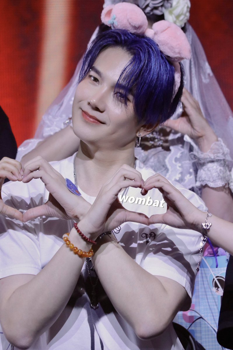 Sofia1601868099's tweet photo. When will that day come when we will see you together? 🙏🙏🙏💙
#BlueBuild https://t.co/8Hed76Bwfn