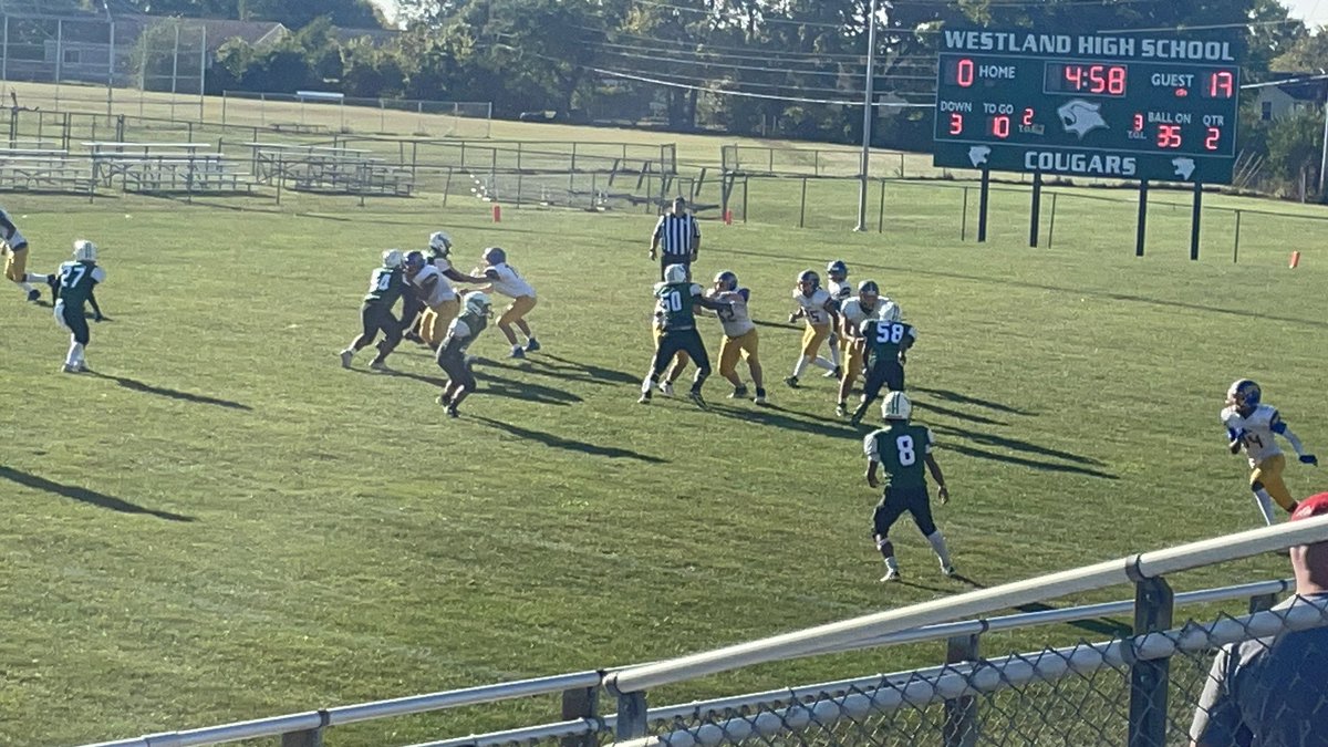 Caleb_Petit52's tweet image. Moving on, 6-0!!! Win over Westland today, 40-0.  Played both sides, left guard on O-line, nose tackle on D-line, and PAT center.  #52 #forcedfumble #pancakes @GLHS_FreshmenFB @gahannafootball @Coach_ASimmons @ThePatio65 @CoachAD48