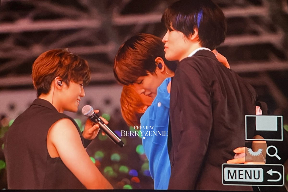 230923

Sungchan peluk Haechan, terus akhirnya ikutan Chenle sama Jaemin 😭