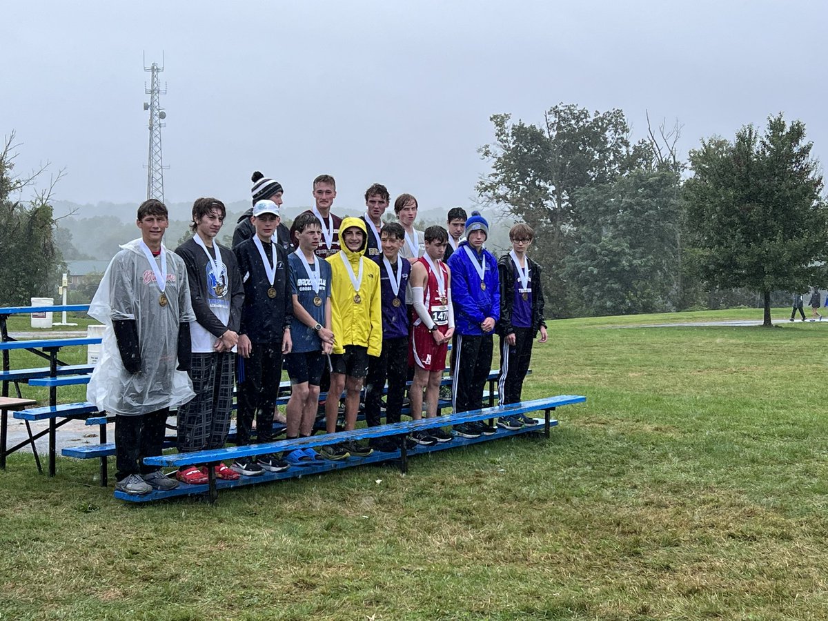 acxcdutchmen's tweet image. BOYS WIN the PIAA Foundations A Race! Great team effort! Landon Hostetter finished 11th and Oliver Funck finished 15th 👏#rainrunners