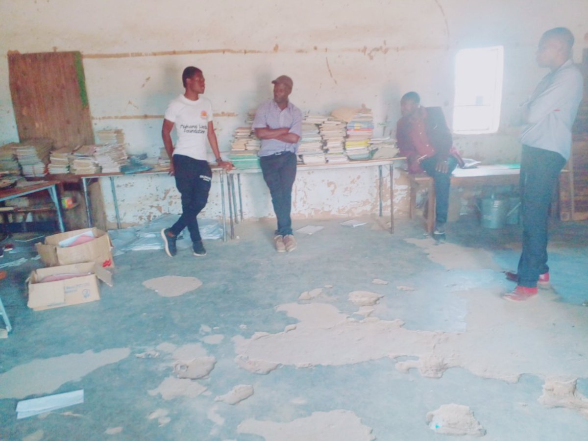 📢📢Today our Programs Coordinator <a href="/adv_mumbamarwo/">Washington Royalty Mumbamarwo</a> was in 📍Rusape at Domboreshato Primary School where we are collaborating with our partners and sponsors to renovate and establish a proper library for the students. 
#EducateEquipEmpower