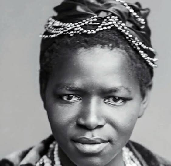 110 years ago, on this day in 1913, founder of the Bantu Women’s League and the first South African woman to obtain a degree, Charlotte Maxeke led women in an anti-pass campaign in Bloemfontein.