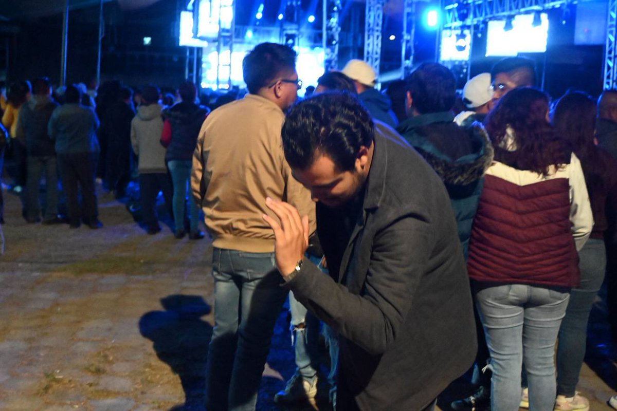 GabyGamboa_S's tweet photo. Como @LatidoM  asistimos a las celebraciones religiosas del barrio de San Miguel Toto y del Barrio de San Mateo. https://t.co/hjbzb3E0sW