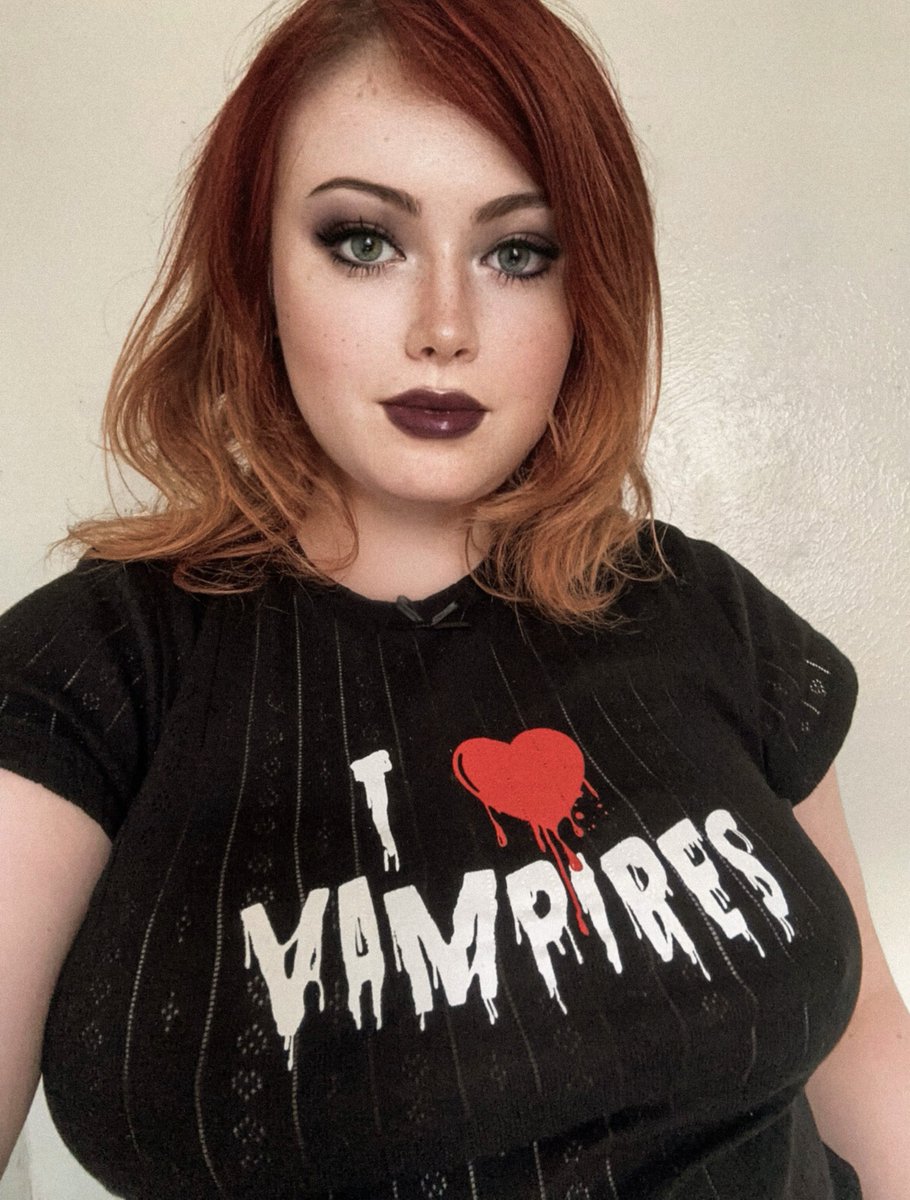 VampireGhuleh's tweet photo. 🖤🩸 !! I ❤️Vampires !! 🩸🖤
Happy Saturday 🧛🏻‍♀️ you better say it back;) are you excited for Halloween!? https://t.co/Y4KyIBepD2