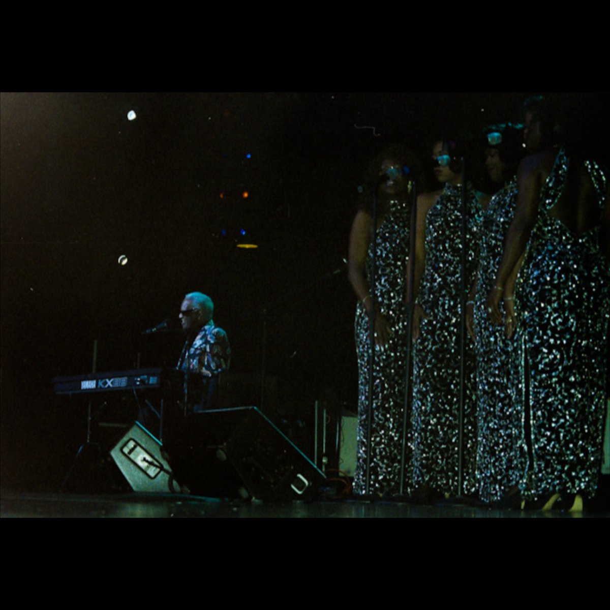 Russ_Graves's tweet image. Born September 23, 1930 in Albany, Georgia - Remembering iconic singer and songwriter Ray Charles. 🎶 * photo taken by me in 1998 at Foxwoods Resort Casino in Connecticut. 🎹 #RayCharles #TheGenius #BrotherRay #GeorgiaOnMyMind