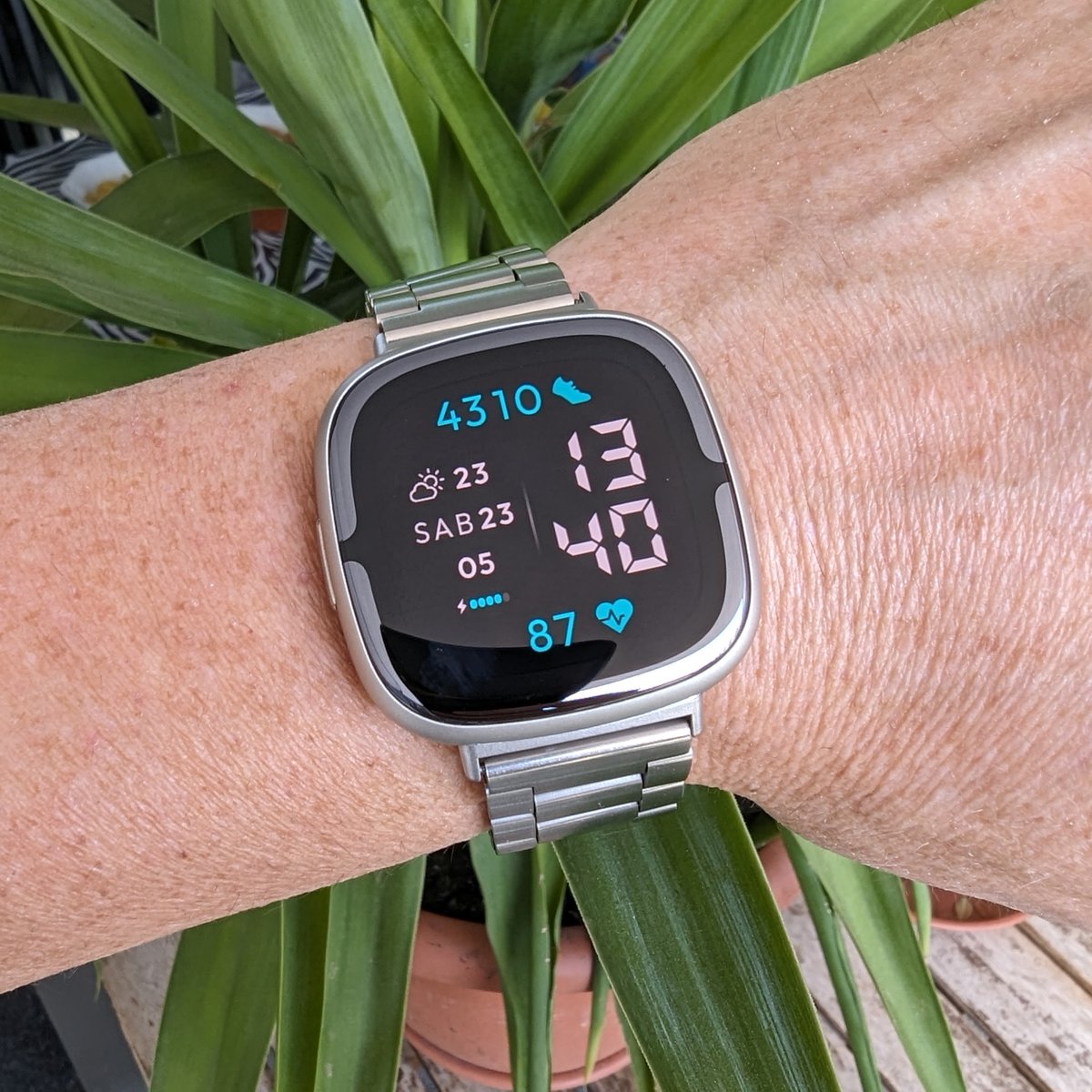 dp_faces's tweet photo. New cool J (Cool Join) clock face for Fitbit Versa 3, Versa 4, Sense, Sense 2

- Mode Always On Display
- Many customization options from the watch itself

Install: https://t.co/7exUwktTay

#fitbit #versa4 #sense2 #fitbitversa4 #fitbitsense2 #made4fitbit https://t.co/hMIpVbxbNi