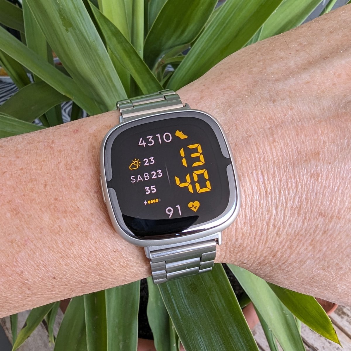 dp_faces's tweet photo. New cool J (Cool Join) clock face for Fitbit Versa 3, Versa 4, Sense, Sense 2

- Mode Always On Display
- Many customization options from the watch itself

Install: https://t.co/7exUwktTay

#fitbit #versa4 #sense2 #fitbitversa4 #fitbitsense2 #made4fitbit https://t.co/hMIpVbxbNi