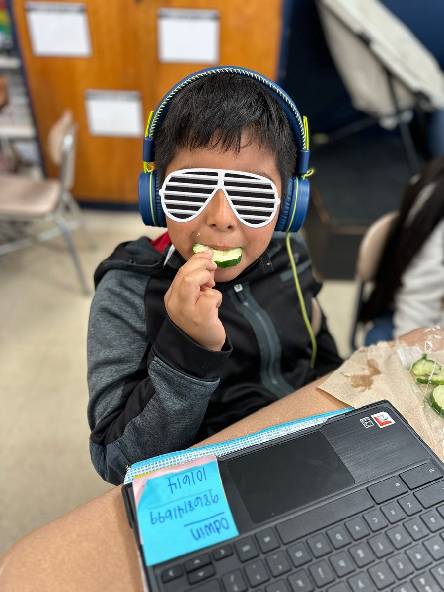 MsWhisnant6's tweet photo. 4th grade loved trying our fresh cucumber during our first “Fresh Fruits and Vegetables” snack!! 🥒💚🥰 #BobcatsPride #CCSStrong @PrincipalJWSE @SeabrookBobcats @CumberlandCoSch @BStan720 https://t.co/Dl57YC2CWi